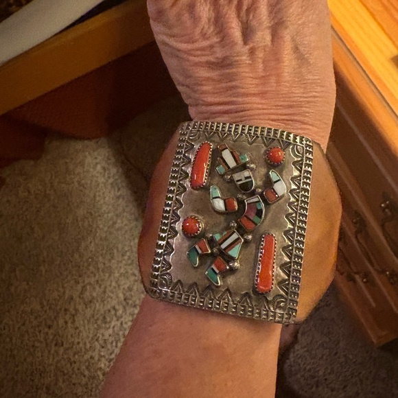 Ketoh cuff rainbow dancer with genuine Native American stones. - Picture 8 of 8